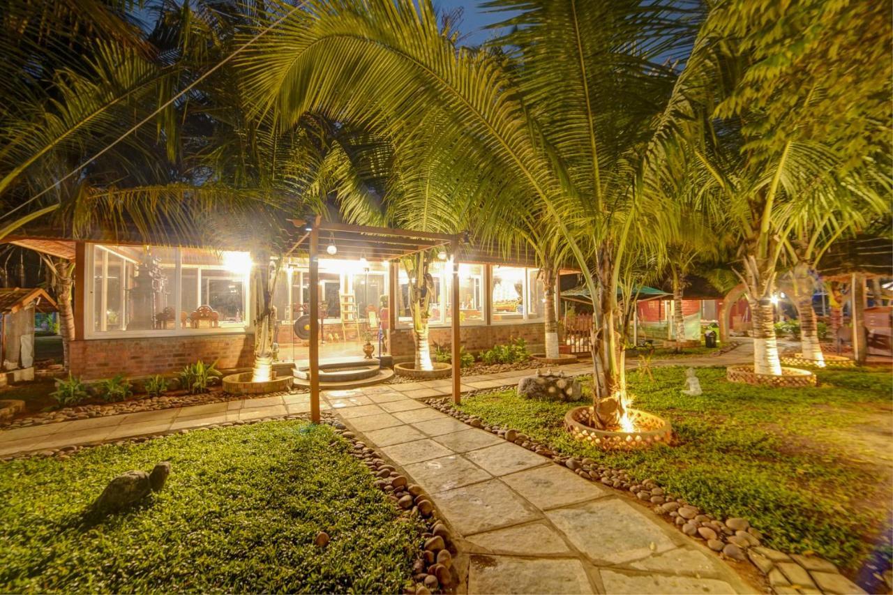 Brown Town Resort & Spa Хайдарабад Экстерьер фото