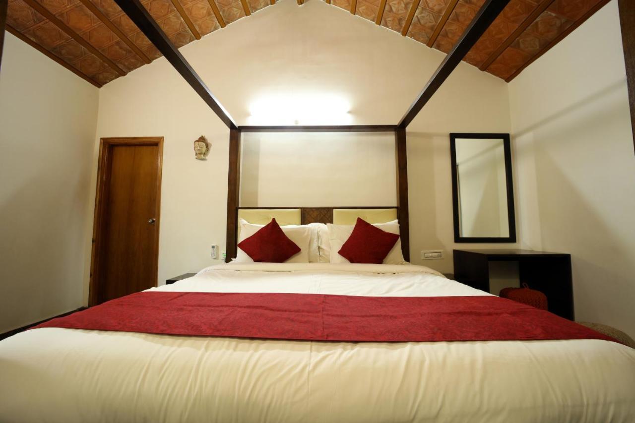 Brown Town Resort & Spa Хайдарабад Экстерьер фото